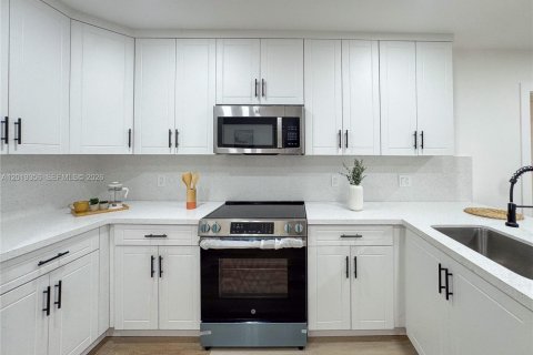 Casa en venta en Oakland Park, Florida, 3 dormitorios № 2078105 - foto 10