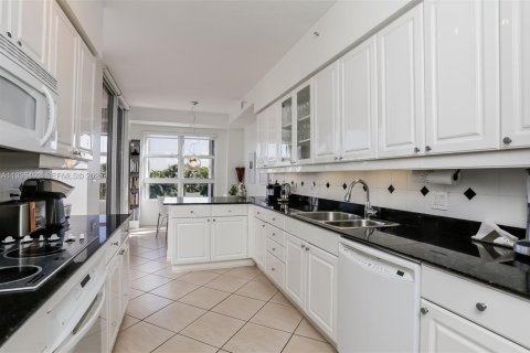 Condominio en alquiler en Key Biscayne, Florida, 3 dormitorios, 206.24 m2 № 1993694 - foto 13