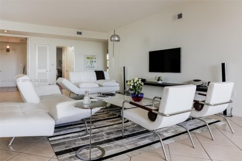 Condominio en alquiler en Key Biscayne, Florida, 3 dormitorios, 206.24 m2 № 1993694 - foto 6