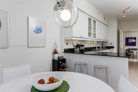 Condominio en alquiler en Key Biscayne, Florida, 3 dormitorios, 206.24 m2 № 1993694 - foto 14