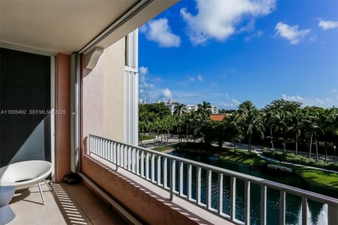 Condominio en alquiler en Key Biscayne, Florida, 3 dormitorios, 206.24 m2 № 1993694 - foto 2