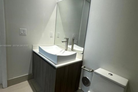Condo in Miami, Florida, 1 bedroom № 1994046 - photo 9