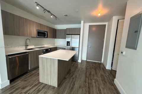 Condo in Miami, Florida, 1 bedroom № 1994046 - photo 4