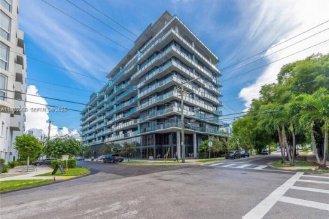 Condo in Miami, Florida, 1 bedroom № 1994046 - photo 13