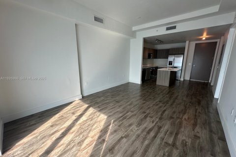 Condo in Miami, Florida, 1 bedroom № 1994046 - photo 1