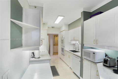 Copropriété à louer à Miami Beach, Floride: 2 chambres, 144 m2 № 2154904 - photo 16