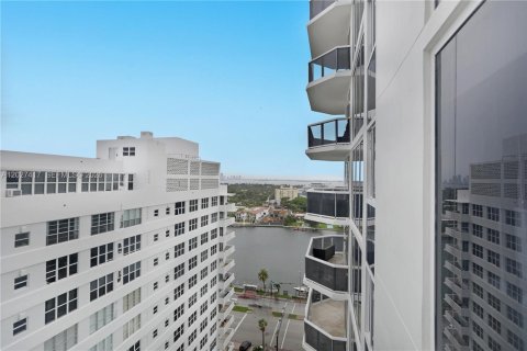 Copropriété à louer à Miami Beach, Floride: 2 chambres, 144 m2 № 2154904 - photo 8