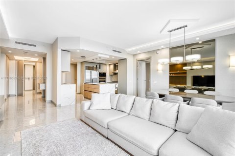 Condominio en venta en Bal Harbour, Florida, 2 dormitorios, 186.64 m2 № 1467758 - foto 2