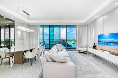 Condominio en venta en Bal Harbour, Florida, 2 dormitorios, 186.64 m2 № 1467758 - foto 3