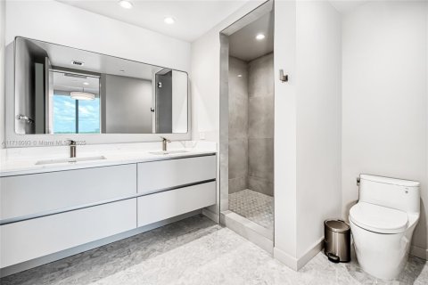 Condominio en venta en Bal Harbour, Florida, 2 dormitorios, 186.64 m2 № 1467758 - foto 14