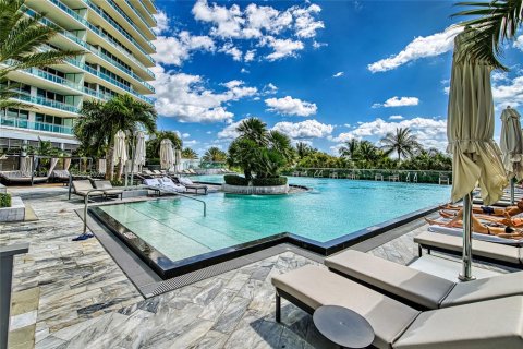 Condominio en venta en Bal Harbour, Florida, 2 dormitorios, 186.64 m2 № 1467758 - foto 25
