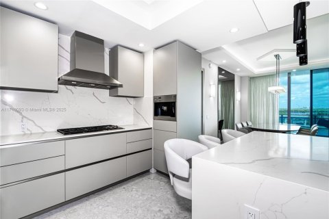 Condominio en venta en Bal Harbour, Florida, 2 dormitorios, 186.64 m2 № 1467758 - foto 8