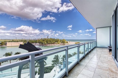Condominio en venta en Bal Harbour, Florida, 2 dormitorios, 186.64 m2 № 1467758 - foto 21