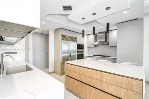 Condominio en venta en Bal Harbour, Florida, 2 dormitorios, 186.64 m2 № 1467758 - foto 5