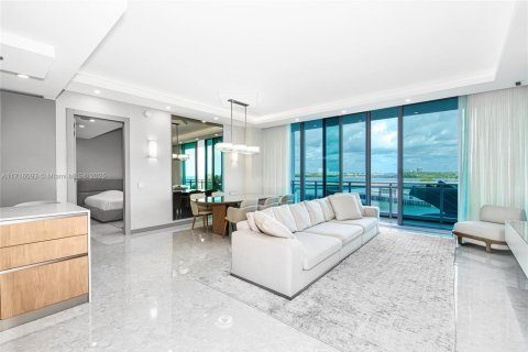 Condominio en venta en Bal Harbour, Florida, 2 dormitorios, 186.64 m2 № 1467758 - foto 1