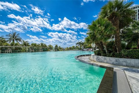 Condominio en venta en Bal Harbour, Florida, 2 dormitorios, 186.64 m2 № 1467758 - foto 27