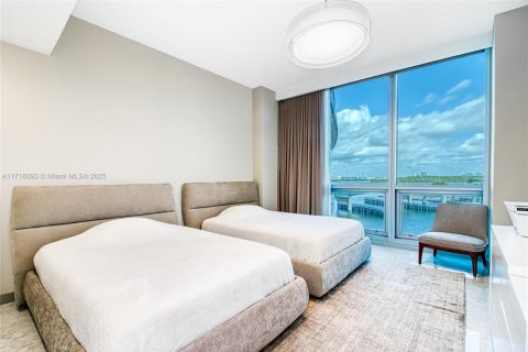 Condominio en venta en Bal Harbour, Florida, 2 dormitorios, 186.64 m2 № 1467758 - foto 11