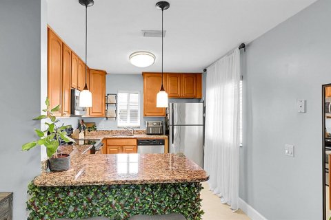 Appartement à louer à Pompano Beach, Floride: 2 chambres, 69.68 m2 № 2262090 - photo 8