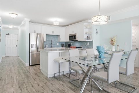 Condominio en venta en Madeira Beach, Florida, 2 dormitorios, 112.41 m2 № 2229519 - foto 3