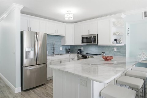 Condominio en venta en Madeira Beach, Florida, 2 dormitorios, 112.41 m2 № 2229519 - foto 4