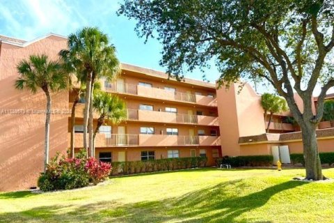 Apartment in Sunrise, Florida 2 bedrooms, 102.19 sq.m. № 1938731 - photo 1