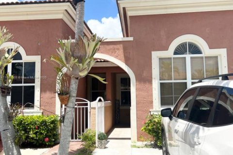 Adosado en venta en Homestead, Florida, 3 dormitorios, 112.97 m2 № 1833970 - foto 3