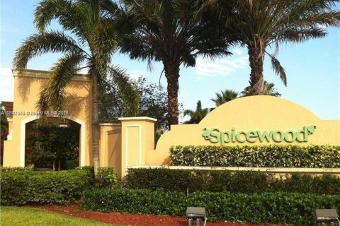 Adosado en venta en Homestead, Florida, 3 dormitorios, 112.97 m2 № 1833970 - foto 1