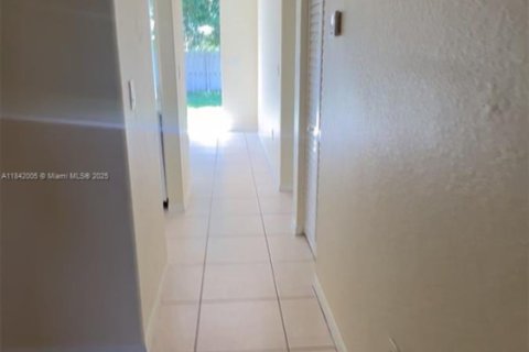 Adosado en venta en Homestead, Florida, 3 dormitorios, 112.97 m2 № 1833970 - foto 24