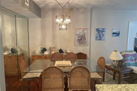 Condominio en alquiler en Boca Raton, Florida, 3 dormitorios, 132.11 m2 № 1938349 - foto 2