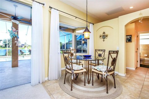 House in North Port, Florida 3 bedrooms, 183.11 sq.m. № 867550 - photo 12