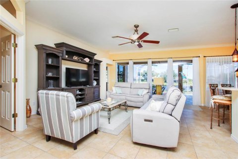 House in North Port, Florida 3 bedrooms, 183.11 sq.m. № 867550 - photo 5