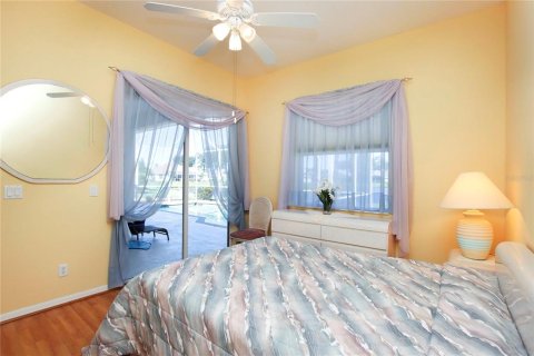 House in North Port, Florida 3 bedrooms, 183.11 sq.m. № 867550 - photo 9