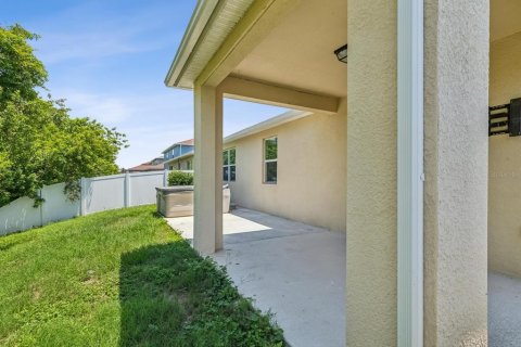 House in Gibsonton, Florida 3 bedrooms, 134.15 sq.m. № 2211888 - photo 30