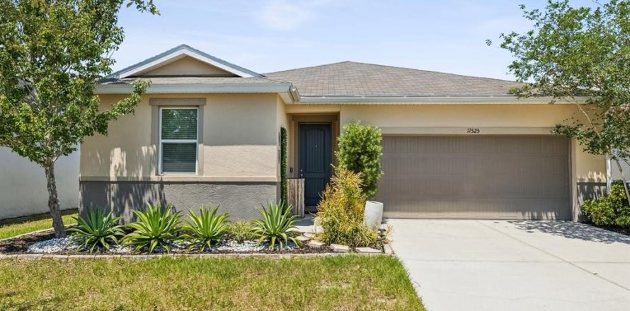 House in Gibsonton, Florida 3 bedrooms, 134.15 sq.m. № 2211888
