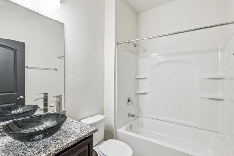 House in Gibsonton, Florida 3 bedrooms, 134.15 sq.m. № 2211888 - photo 6