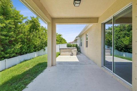 House in Gibsonton, Florida 3 bedrooms, 134.15 sq.m. № 2211888 - photo 29