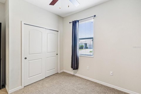 House in Gibsonton, Florida 3 bedrooms, 134.15 sq.m. № 2211888 - photo 9