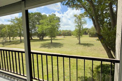 Condo in Lauderhill, Florida, 2 bedrooms  № 1700439 - photo 23