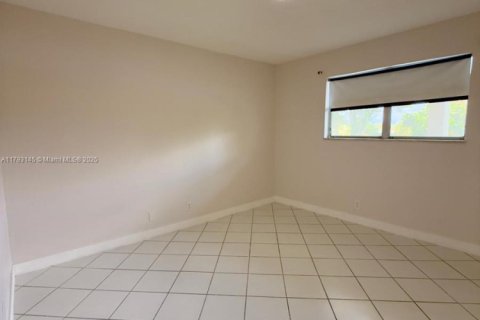 Condo in Lauderhill, Florida, 2 bedrooms  № 1700439 - photo 14