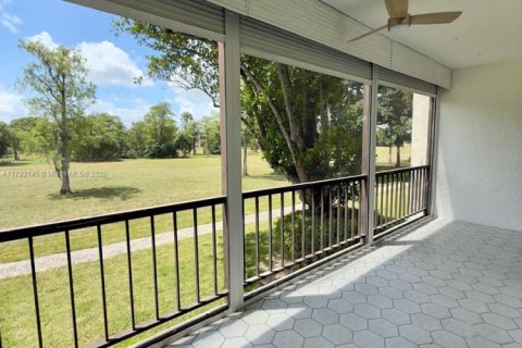 Condo in Lauderhill, Florida, 2 bedrooms  № 1700439 - photo 2