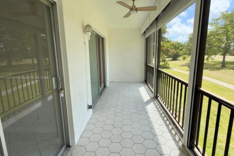 Condo in Lauderhill, Florida, 2 bedrooms  № 1700439 - photo 24