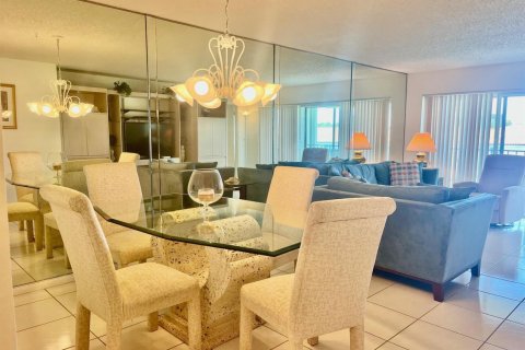 Condo in Lake Worth, Florida, 2 bedrooms  № 2179780 - photo 5