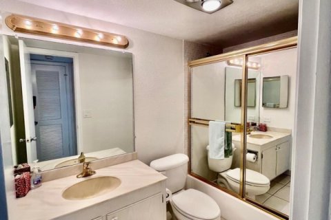 Condo in Lake Worth, Florida, 2 bedrooms  № 2179780 - photo 25