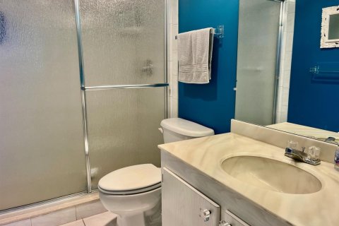 Condo in Lake Worth, Florida, 2 bedrooms  № 2179780 - photo 18