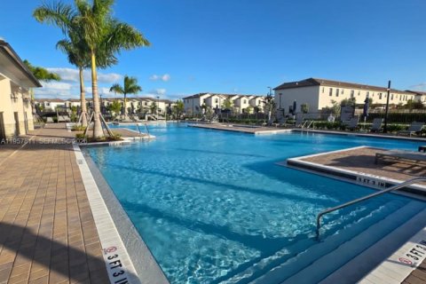 Купить таунхаус в Хомстед, Флорида 3 спальни, 129.41м2, № 2011671 - фото 20