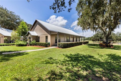 House in Leesburg, Florida 4 bedrooms, 170.2 sq.m. № 1882708 - photo 2