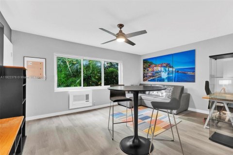 Снять в аренду кондоминиум в Бей-Харбор-Айлендс, Флорида 1 спальня, 48.31м2, № 1976318 - фото 5