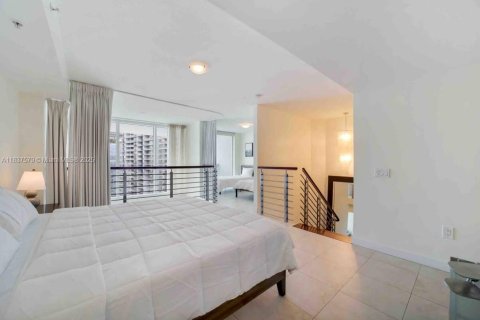 Condo in Miami, Florida, 2 bedrooms  № 1827458 - photo 13