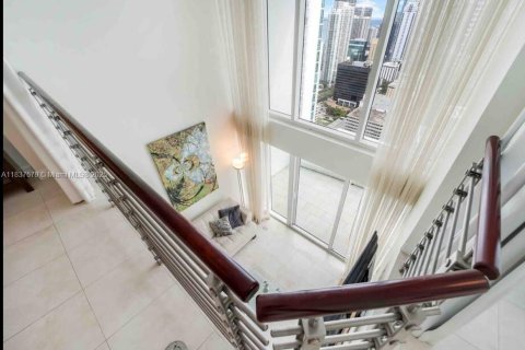 Condo in Miami, Florida, 2 bedrooms  № 1827458 - photo 22