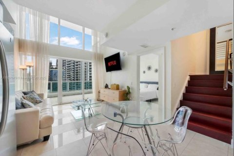 Condo in Miami, Florida, 2 bedrooms  № 1827458 - photo 16
